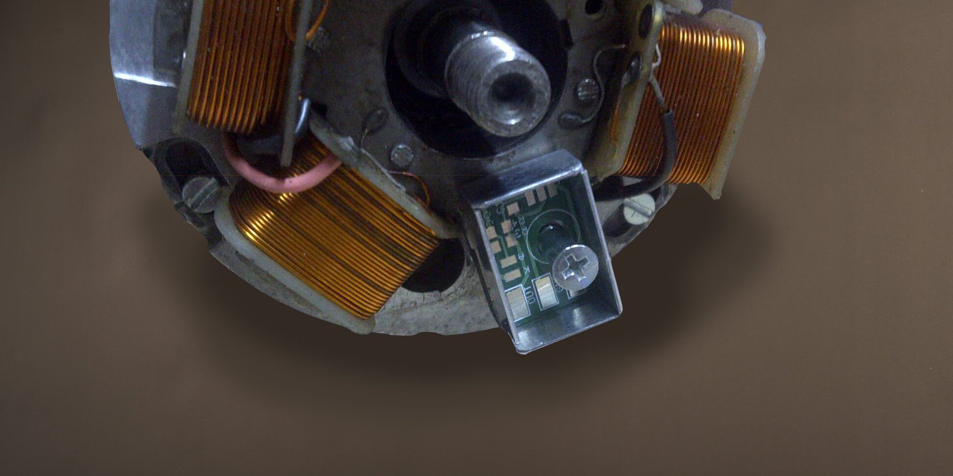 sensor-hall-1944×972